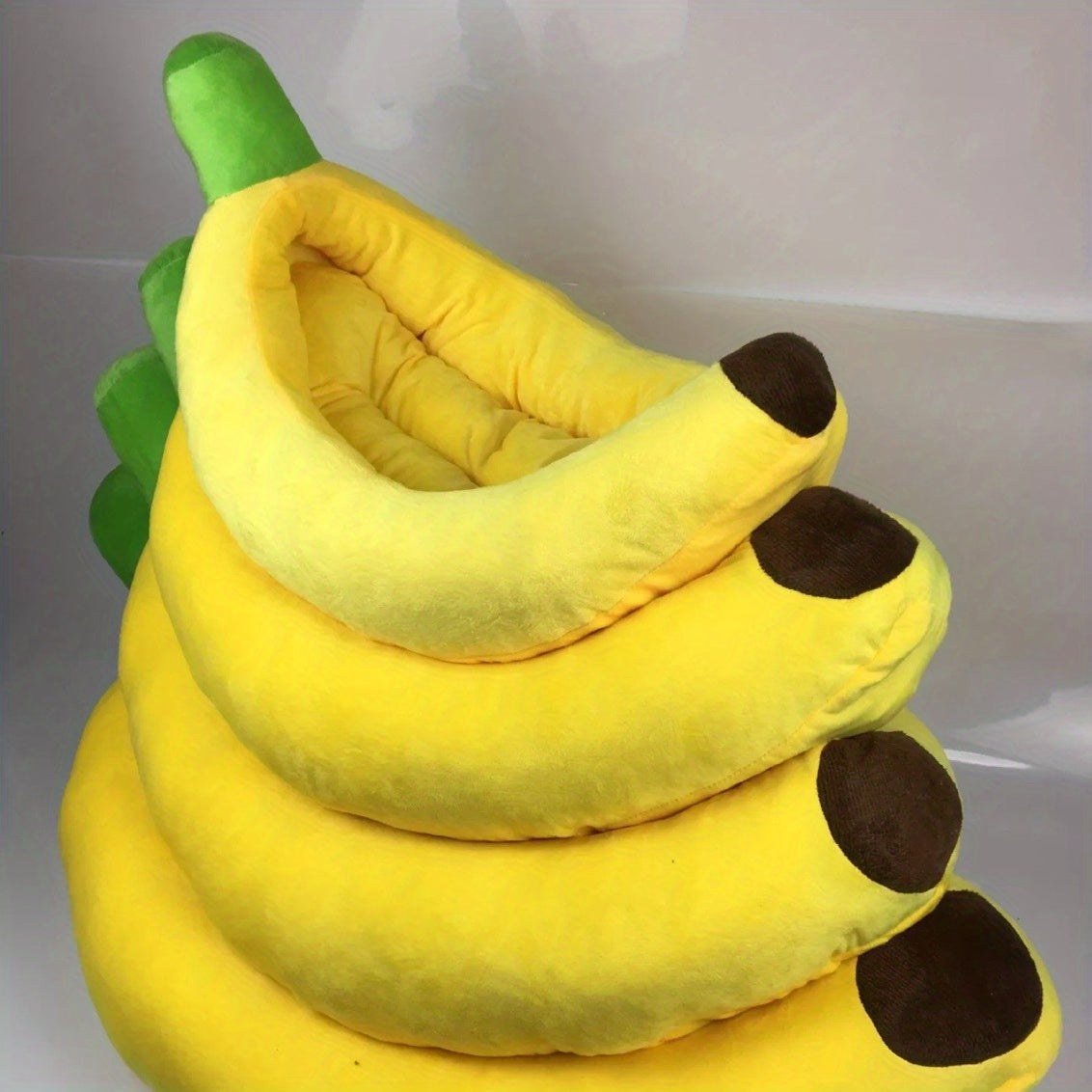 Yellow-Green Banana-Themed Pet Bed for Dogs - Cozy Oval Dog House