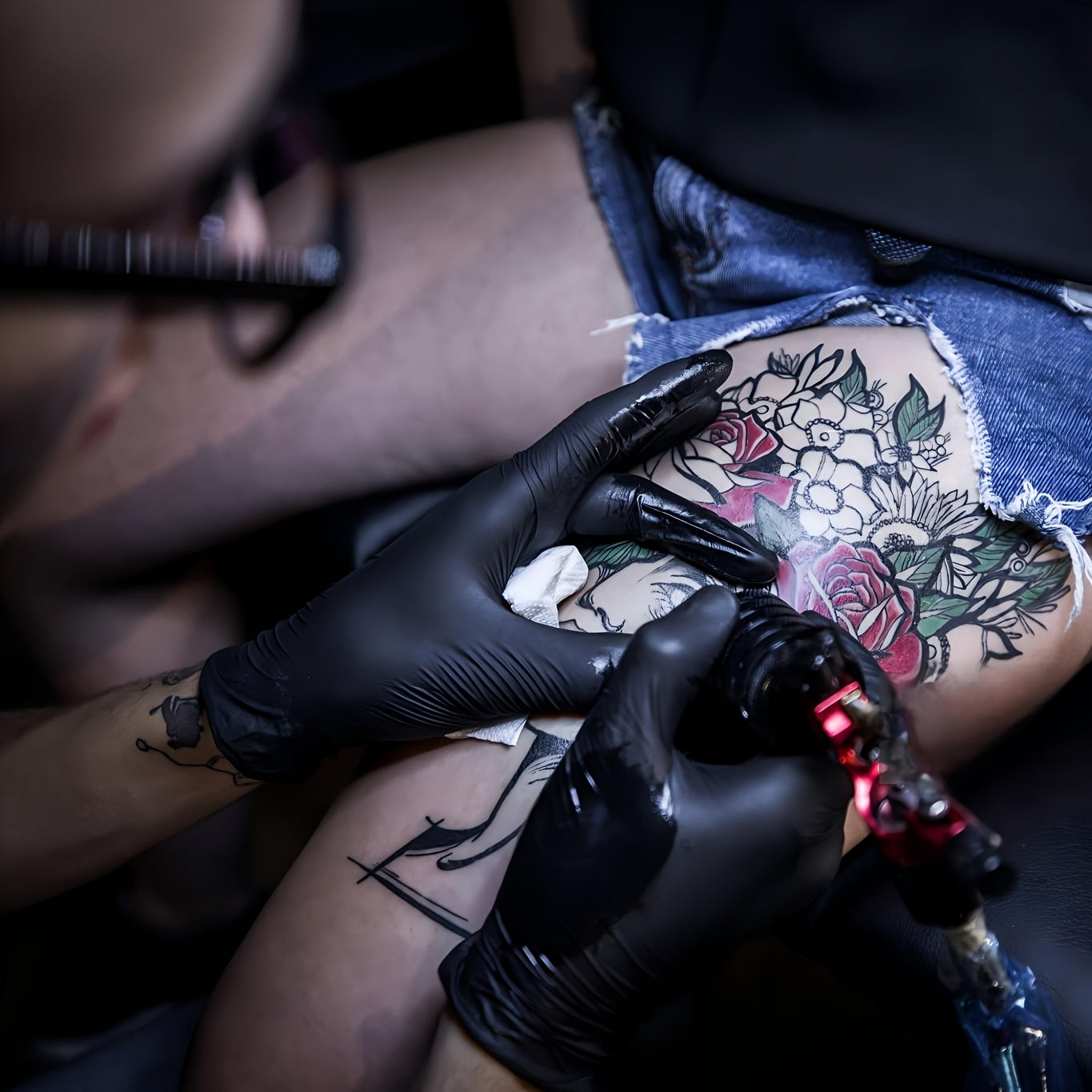 50pcs Black Disposable Nitrile Gloves for Dog Grooming